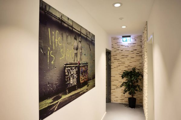 smart unit » Full-Service Digitalagentur - Agentur Inside: Flur zum Serverraum & Sanitär / WC